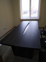 Офисный стол для переговоров